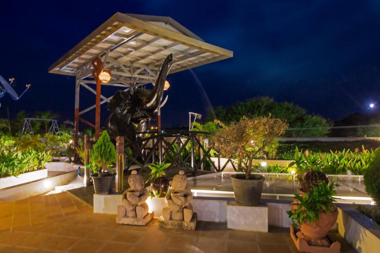 Sky View Hotel Bagan Eksteriør billede