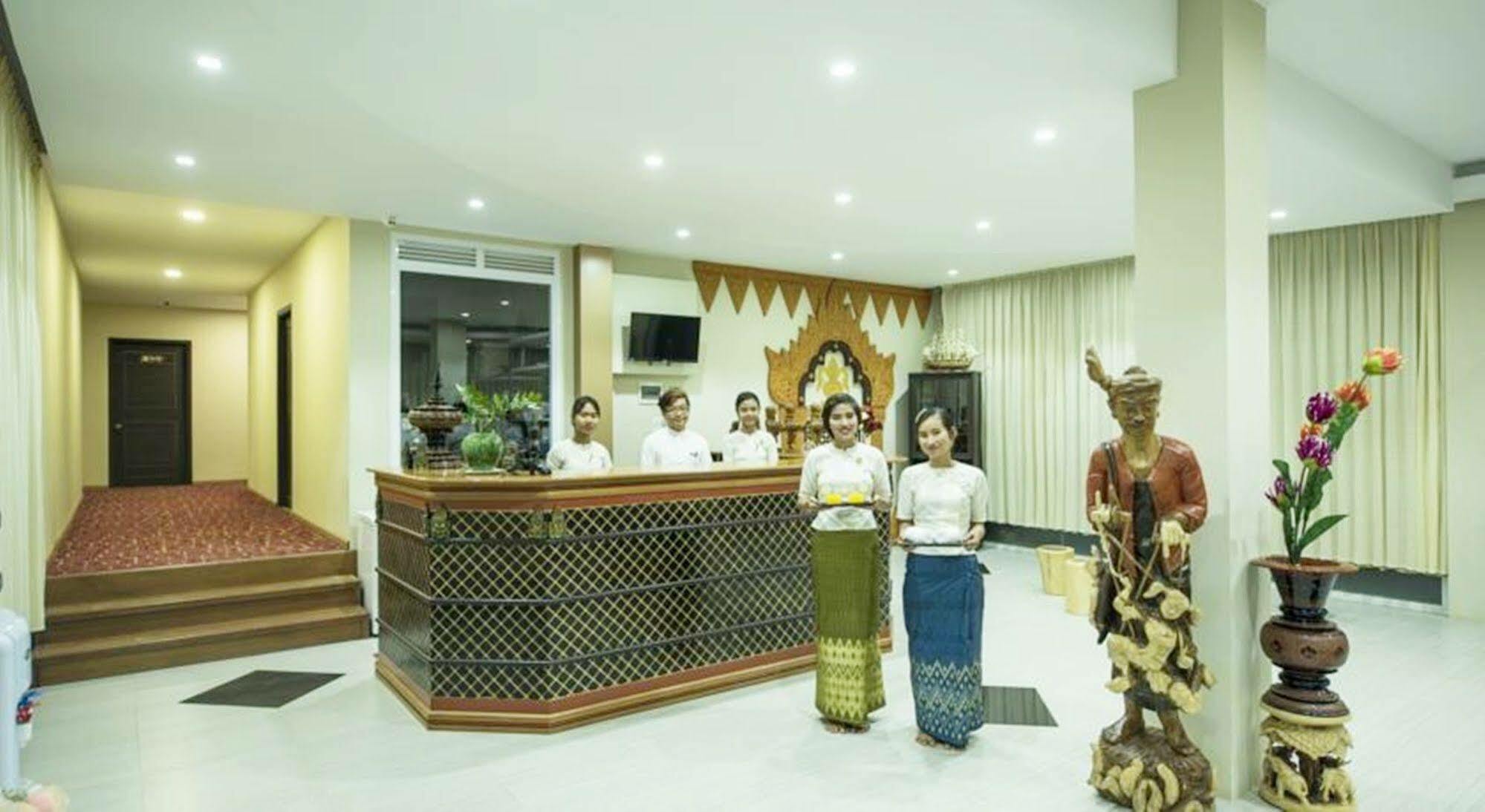 Sky View Hotel Bagan Eksteriør billede