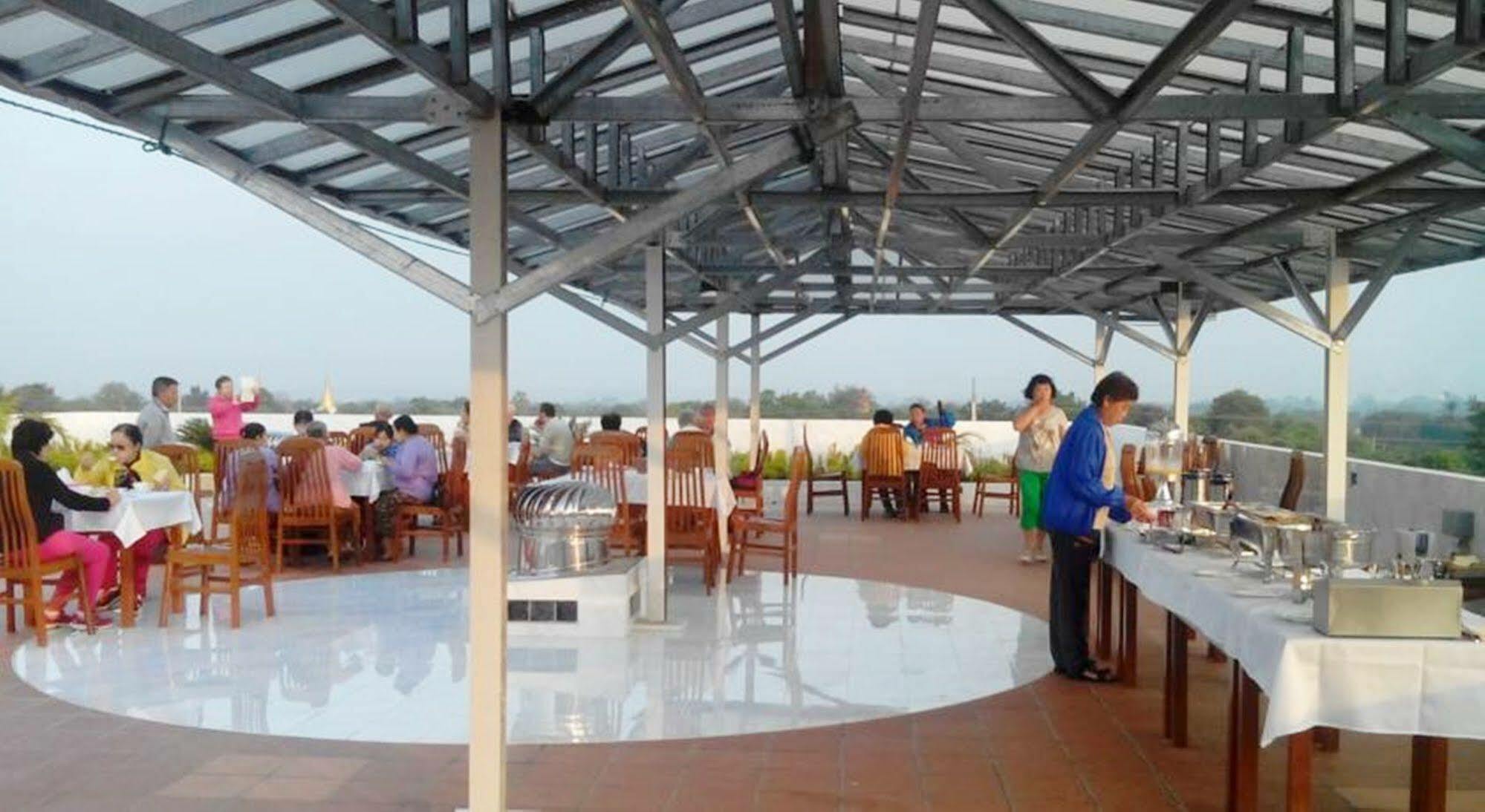 Sky View Hotel Bagan Eksteriør billede